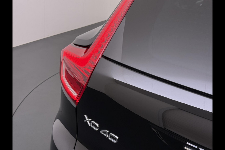 Volvo XC40 Recharge Plus SOH 92%| PILOT ASSIST ACC| ELEKTRISCHE ACHTERKLEP| DODE HOEK SENSOR |WARMTEPOMP| STOEL + STUURVERWARMING| ACHTERUITRIJCAMERA| RIJKLAAPRIJS INCL. 12 MND BOVAG GARANTIE|