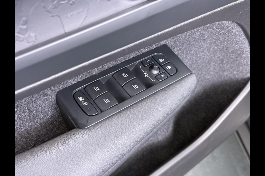 Volvo XC40 Recharge Plus SOH 92%| PILOT ASSIST ACC| ELEKTRISCHE ACHTERKLEP| DODE HOEK SENSOR |WARMTEPOMP| STOEL + STUURVERWARMING| ACHTERUITRIJCAMERA| RIJKLAAPRIJS INCL. 12 MND BOVAG GARANTIE|