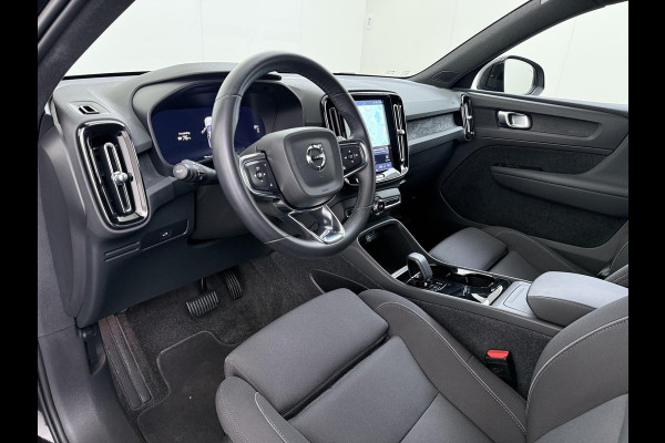 Volvo XC40 Recharge Plus SOH 92%| PILOT ASSIST ACC| ELEKTRISCHE ACHTERKLEP| DODE HOEK SENSOR |WARMTEPOMP| STOEL + STUURVERWARMING| ACHTERUITRIJCAMERA| RIJKLAAPRIJS INCL. 12 MND BOVAG GARANTIE|