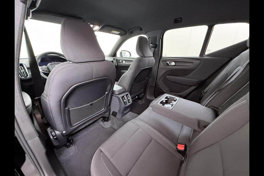 Volvo XC40 Recharge Plus SOH 92%| PILOT ASSIST ACC| ELEKTRISCHE ACHTERKLEP| DODE HOEK SENSOR |WARMTEPOMP| STOEL + STUURVERWARMING| ACHTERUITRIJCAMERA| RIJKLAAPRIJS INCL. 12 MND BOVAG GARANTIE|