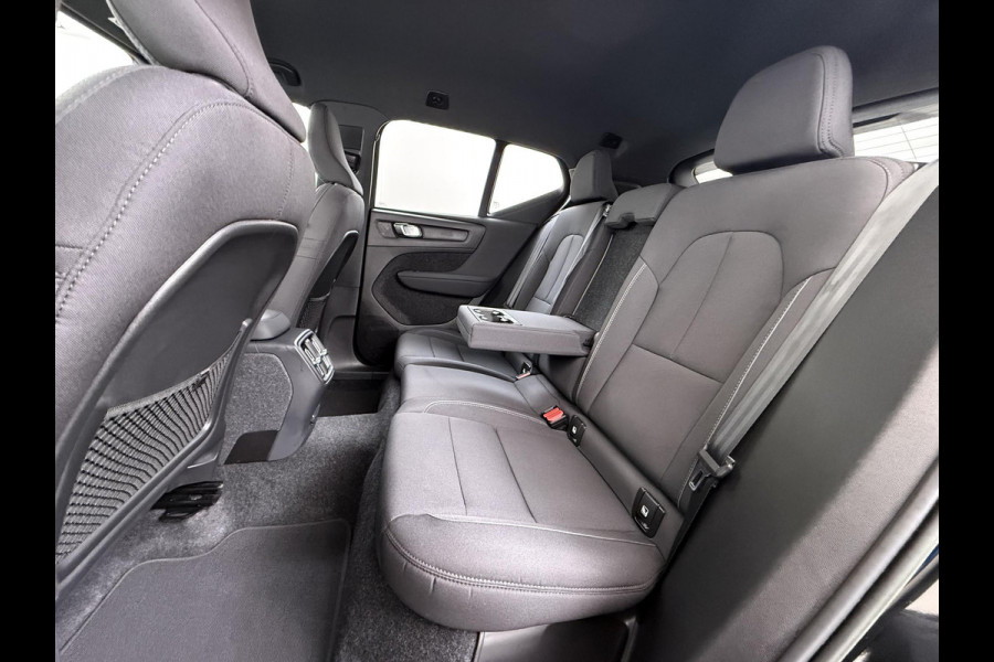 Volvo XC40 Recharge Plus SOH 92%| PILOT ASSIST ACC| ELEKTRISCHE ACHTERKLEP| DODE HOEK SENSOR |WARMTEPOMP| STOEL + STUURVERWARMING| ACHTERUITRIJCAMERA| RIJKLAAPRIJS INCL. 12 MND BOVAG GARANTIE|