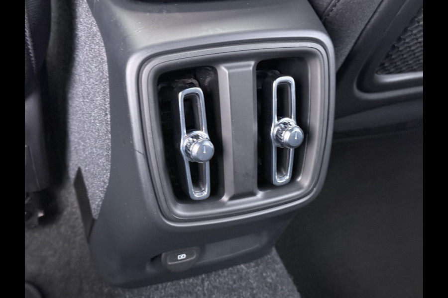Volvo XC40 Recharge Plus SOH 92%| PILOT ASSIST ACC| ELEKTRISCHE ACHTERKLEP| DODE HOEK SENSOR |WARMTEPOMP| STOEL + STUURVERWARMING| ACHTERUITRIJCAMERA| RIJKLAAPRIJS INCL. 12 MND BOVAG GARANTIE|