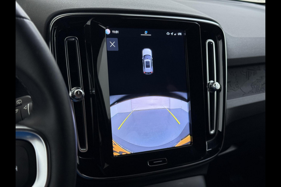 Volvo XC40 Recharge Plus SOH 92%| PILOT ASSIST ACC| ELEKTRISCHE ACHTERKLEP| DODE HOEK SENSOR |WARMTEPOMP| STOEL + STUURVERWARMING| ACHTERUITRIJCAMERA| RIJKLAAPRIJS INCL. 12 MND BOVAG GARANTIE|