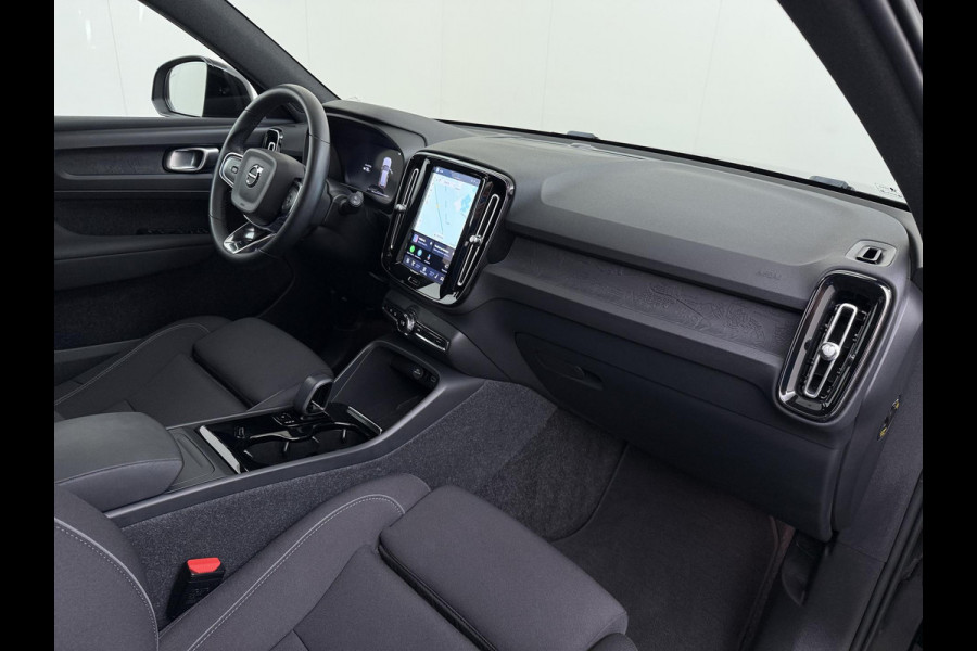 Volvo XC40 Recharge Plus SOH 92%| PILOT ASSIST ACC| ELEKTRISCHE ACHTERKLEP| DODE HOEK SENSOR |WARMTEPOMP| STOEL + STUURVERWARMING| ACHTERUITRIJCAMERA| RIJKLAAPRIJS INCL. 12 MND BOVAG GARANTIE|