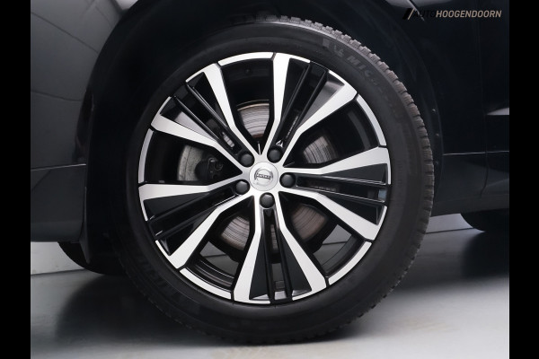 Volvo XC60 2.0 T6 Plug-in hybrid AWD Plus Dark (APPLE CARPLAY,LED,PANORAMA-SCHUIFDAK,KEYLESS,DODEHOEK,MEMORY-SEAT,CAMERA,LEDER)