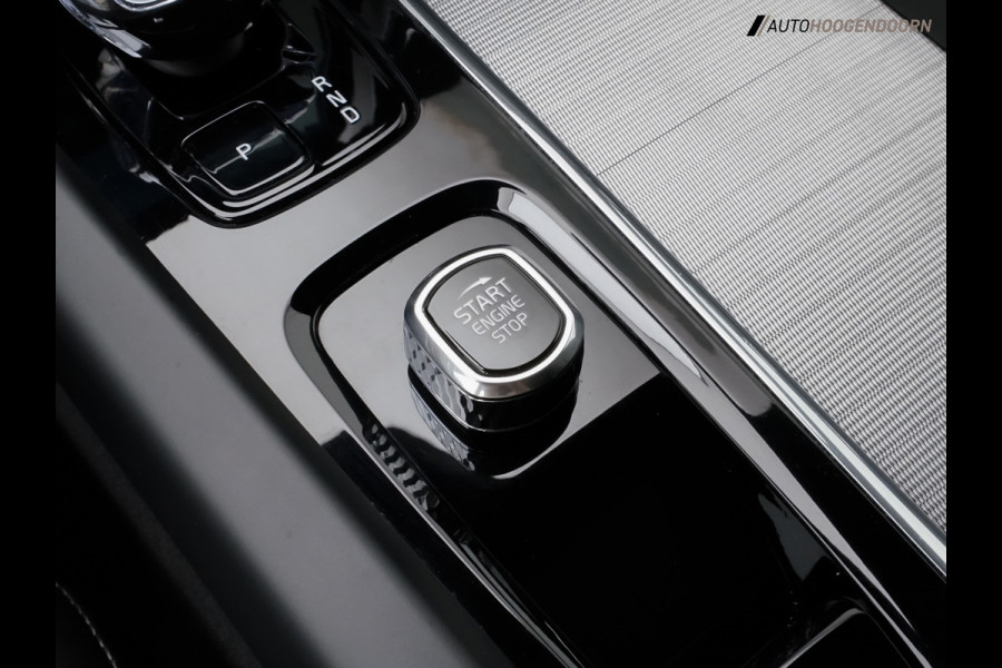 Volvo XC60 2.0 T6 Plug-in hybrid AWD Plus Dark (APPLE CARPLAY,LED,PANORAMA-SCHUIFDAK,KEYLESS,DODEHOEK,MEMORY-SEAT,CAMERA,LEDER)