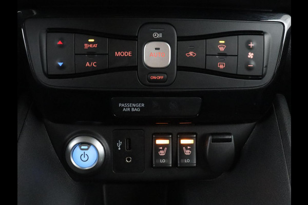 Nissan Leaf Tekna 40 kWh | SOH 86,4% | Navigatie | Apple Carplay | LED | Bose Sound | Dodehoek Ass. | Stoelverwarming |