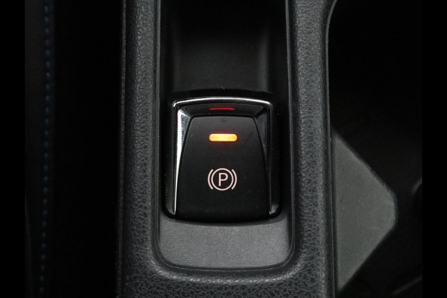 Nissan Leaf Tekna 40 kWh | SOH 86,4% | Navigatie | Apple Carplay | LED | Bose Sound | Dodehoek Ass. | Stoelverwarming |