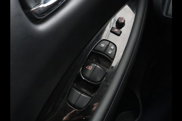Nissan Leaf Tekna 40 kWh | SOH 86,4% | Navigatie | Apple Carplay | LED | Bose Sound | Dodehoek Ass. | Stoelverwarming |
