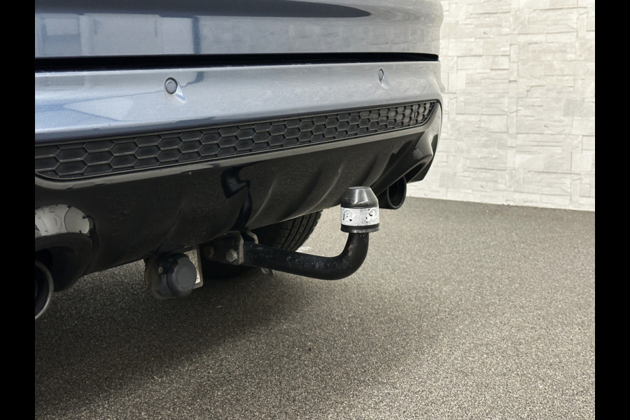 Ford Kuga 1.5 EcoBoost 150PK ST Line | Panorama | Trekhaak 2000kg Trekgewicht! | Navigatie | Carplay | Climate Control | RIJKLAARPRIJS! | Verwarmde Voorruit | Cruise Control | 18 inch | Getint Glas | Keyless-Start |