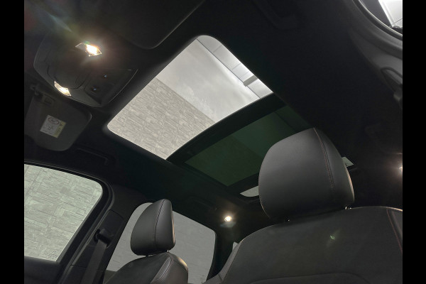 Ford Kuga 1.5 EcoBoost 150PK ST Line | Panorama | Trekhaak 2000kg Trekgewicht! | Navigatie | Carplay | Climate Control | RIJKLAARPRIJS! | Verwarmde Voorruit | Cruise Control | 18 inch | Getint Glas | Keyless-Start |