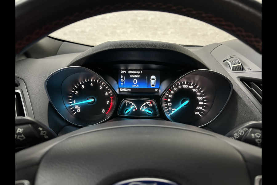 Ford Kuga 1.5 EcoBoost 150PK ST Line | Panorama | Trekhaak 2000kg Trekgewicht! | Navigatie | Carplay | Climate Control | RIJKLAARPRIJS! | Verwarmde Voorruit | Cruise Control | 18 inch | Getint Glas | Keyless-Start |