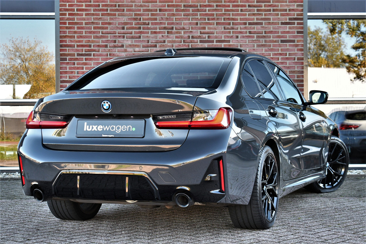 BMW 3-serie 330e M-Sport Dravit E-Dak Trekh E-zetels 19inch HUD Adp-onderstel