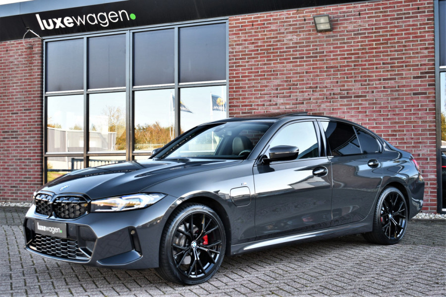 BMW 3-serie 330e M-Sport Dravit E-Dak Trekh E-zetels 19inch HUD Adp-onderstel