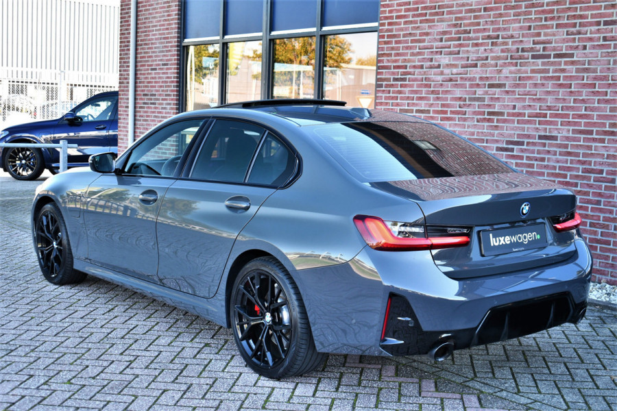 BMW 3-serie 330e M-Sport Dravit E-Dak Trekh E-zetels 19inch HUD Adp-onderstel