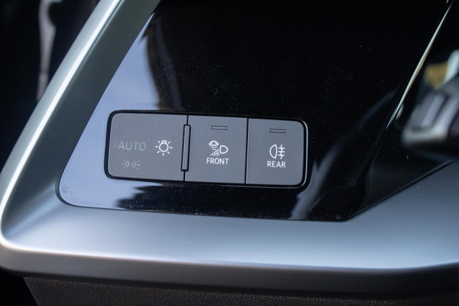 Audi A3 Sportback 45 TFSIe S edition Competition HUD PANO CAMERA LED ACC MAXTON