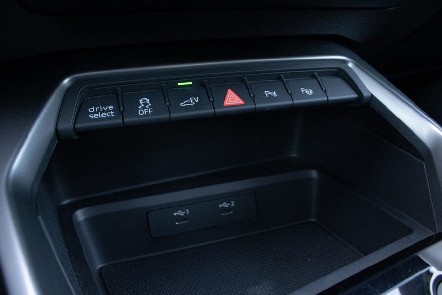 Audi A3 Sportback 45 TFSIe S edition Competition HUD PANO CAMERA LED ACC MAXTON