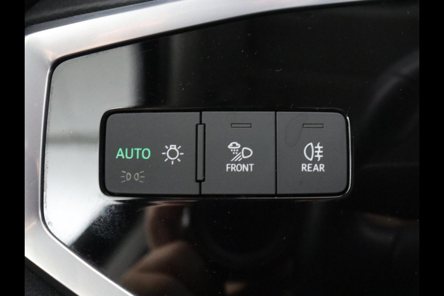 Audi Q3 Sportback 45 TFSI e Advanced Edition | SOH 94,4% | Apple Carplay | Navigatie | Hold Assist | Digital Display |