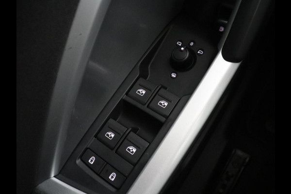 Audi Q3 Sportback 45 TFSI e Advanced Edition | SOH 94,4% | Apple Carplay | Navigatie | Hold Assist | Digital Display |