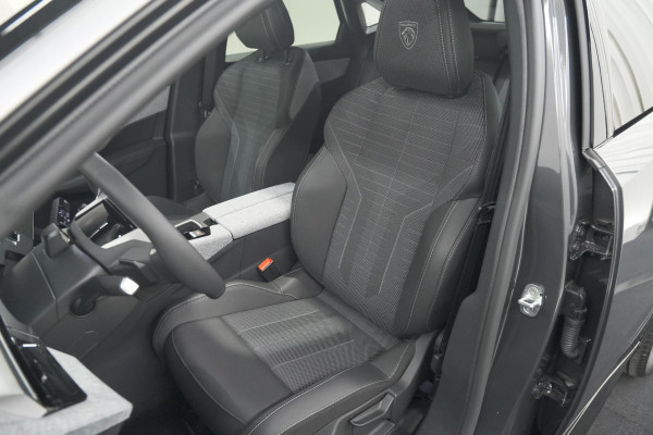 Peugeot E-3008 GT Avantage 210 73 kWh | Schuif-/Kanteldak | Warmtepomp | 360 Vision & Drive Plus Pack | Elektrische Kofferklep