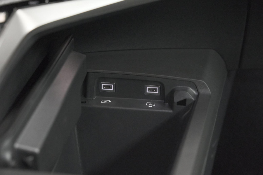 Peugeot E-3008 GT Avantage 210 73 kWh | Schuif-/Kanteldak | Warmtepomp | 360 Vision & Drive Plus Pack | Elektrische Kofferklep