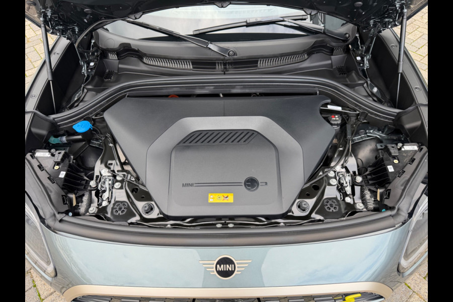 MINI Countryman SE ALL4 Favoured XL 66.5 kWh, 20 inch, Trekhaak, FULL OPTIONS!