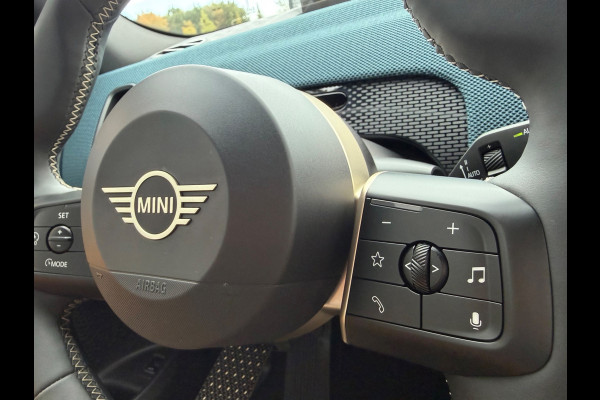 MINI Countryman SE ALL4 Favoured XL 66.5 kWh, 20 inch, Trekhaak, FULL OPTIONS!
