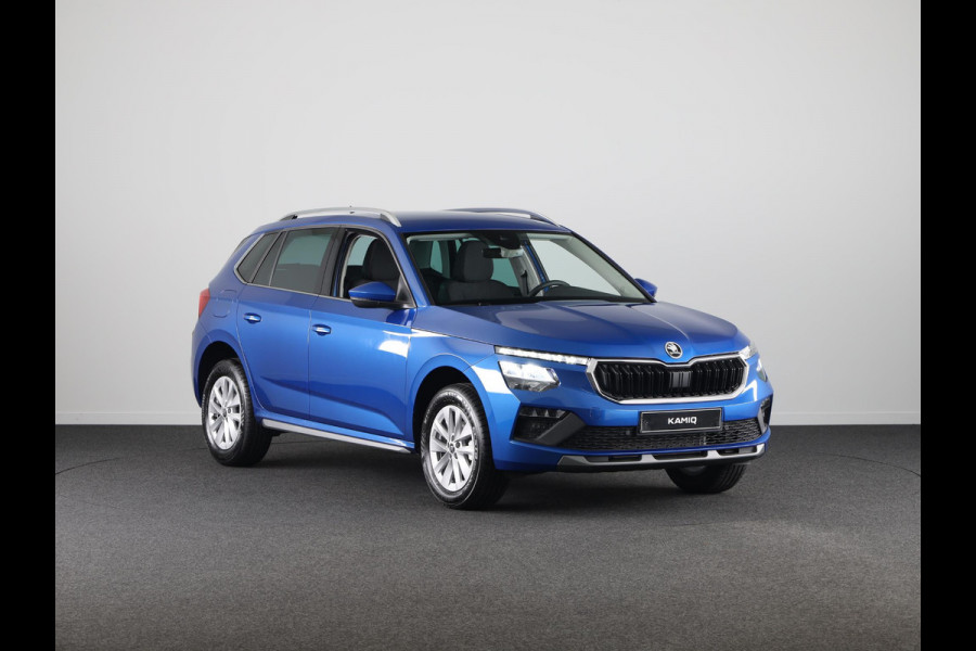 Škoda Kamiq Business Edition 1.0 TSI 115 pk 6 versn. Hand Private Lease vanaf € 492,- per maand |Trekhaak | Stoelverwarming | Achteruitrijcamera |Apple CarPlay | Android Auto