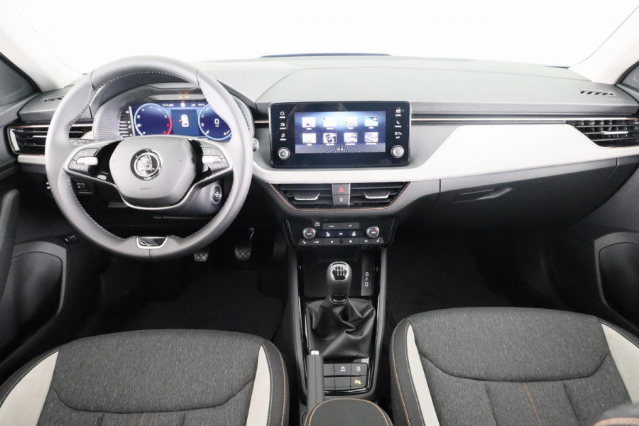 Škoda Kamiq Business Edition 1.0 TSI 115 pk 6 versn. Hand Private Lease vanaf € 492,- per maand |Trekhaak | Stoelverwarming | Achteruitrijcamera |Apple CarPlay | Android Auto