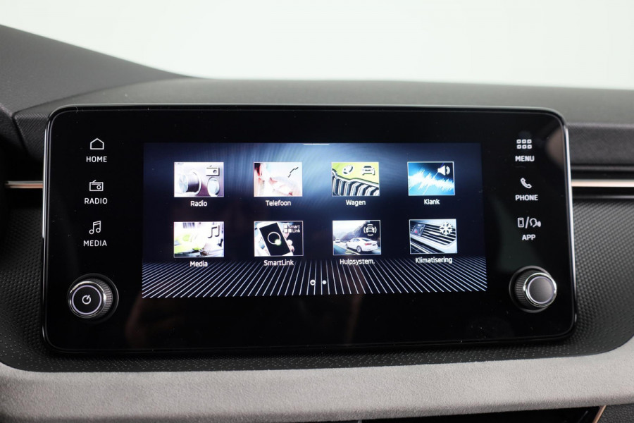 Škoda Kamiq Business Edition 1.0 TSI 115 pk 6 versn. Hand Private Lease vanaf € 492,- per maand |Trekhaak | Stoelverwarming | Achteruitrijcamera |Apple CarPlay | Android Auto
