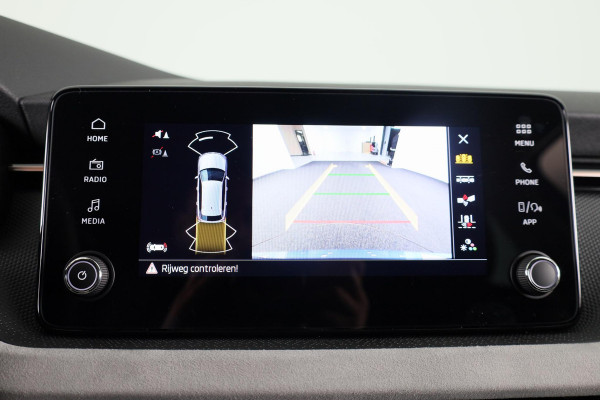 Škoda Kamiq Business Edition 1.0 TSI 115 pk 6 versn. Hand Private Lease vanaf € 492,- per maand |Trekhaak | Stoelverwarming | Achteruitrijcamera |Apple CarPlay | Android Auto