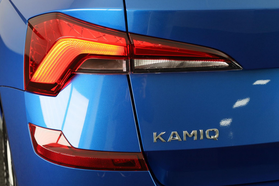 Škoda Kamiq Business Edition 1.0 TSI 115 pk 6 versn. Hand Private Lease vanaf € 492,- per maand |Trekhaak | Stoelverwarming | Achteruitrijcamera |Apple CarPlay | Android Auto