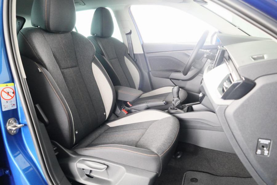Škoda Kamiq Business Edition 1.0 TSI 115 pk 6 versn. Hand Private Lease vanaf € 492,- per maand |Trekhaak | Stoelverwarming | Achteruitrijcamera |Apple CarPlay | Android Auto