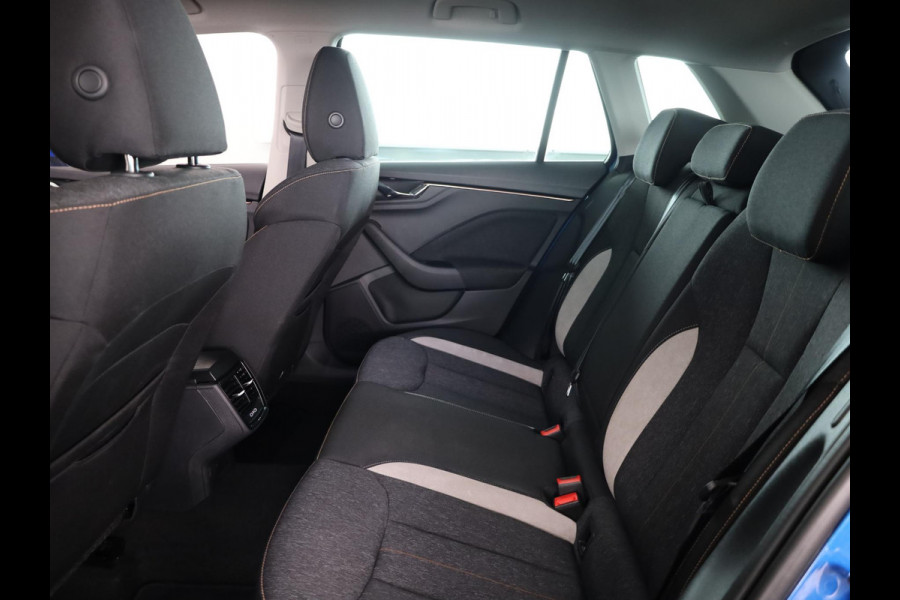 Škoda Kamiq Business Edition 1.0 TSI 115 pk 6 versn. Hand | Stoelverwarming | Achteruitrijcamera |Apple CarPlay | Android Auto