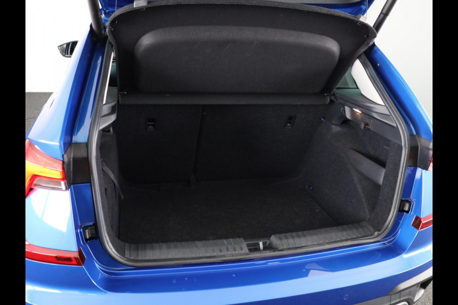 Škoda Kamiq Business Edition 1.0 TSI 115 pk 6 versn. Hand | Stoelverwarming | Achteruitrijcamera |Apple CarPlay | Android Auto