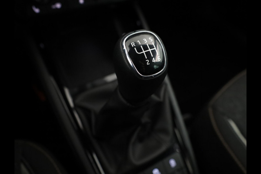Škoda Kamiq Business Edition 1.0 TSI 115 pk 6 versn. Hand | Stoelverwarming | Achteruitrijcamera |Apple CarPlay | Android Auto