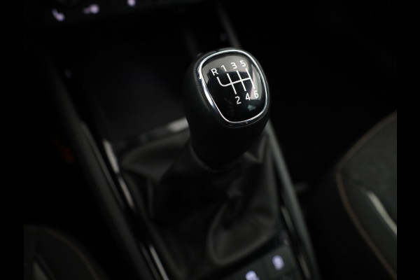 Škoda Kamiq Business Edition 1.0 TSI 115 pk 6 versn. Hand | Stoelverwarming | Achteruitrijcamera |Apple CarPlay | Android Auto