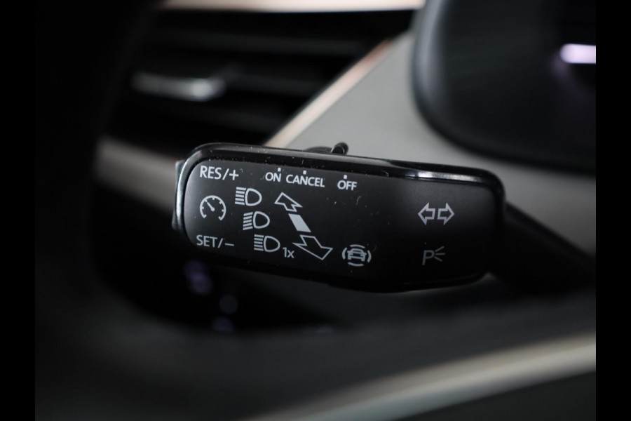 Škoda Kamiq Business Edition 1.0 TSI 115 pk 6 versn. Hand | Stoelverwarming | Achteruitrijcamera |Apple CarPlay | Android Auto