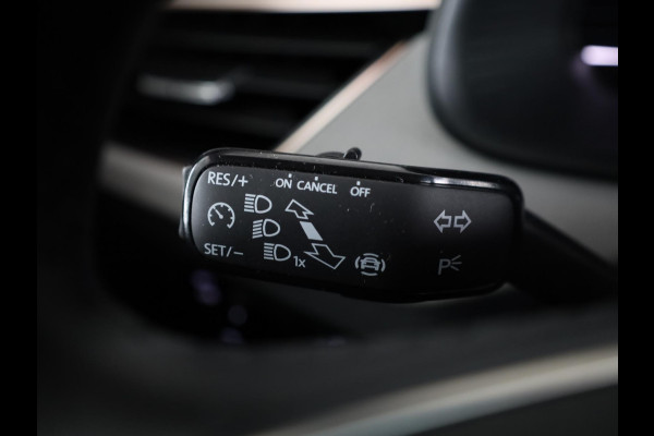 Škoda Kamiq Business Edition 1.0 TSI 115 pk 6 versn. Hand | Stoelverwarming | Achteruitrijcamera |Apple CarPlay | Android Auto