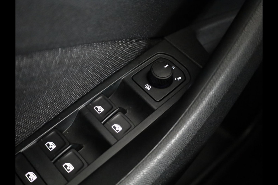 Škoda Kamiq Business Edition 1.0 TSI 115 pk 6 versn. Hand | Stoelverwarming | Achteruitrijcamera |Apple CarPlay | Android Auto
