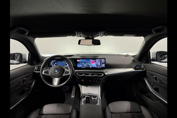 BMW 3 Serie Touring 330e M-Sportpakket | Adapt. Cruise | Stoelverwarming | Sfeerverlichting | Dodehoek | Memory | Head up | Matrix led |