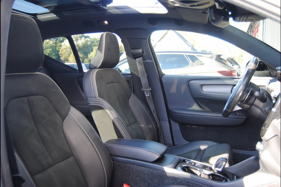 Volvo XC40 2.0 T4 AWD R-Design | H/K | Elec trekhaak | Carplay |