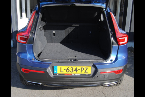 Volvo XC40 2.0 T4 AWD R-Design | H/K | Elec trekhaak | Carplay |