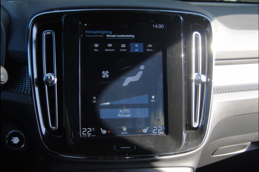 Volvo XC40 2.0 T4 AWD R-Design | H/K | Elec trekhaak | Carplay |