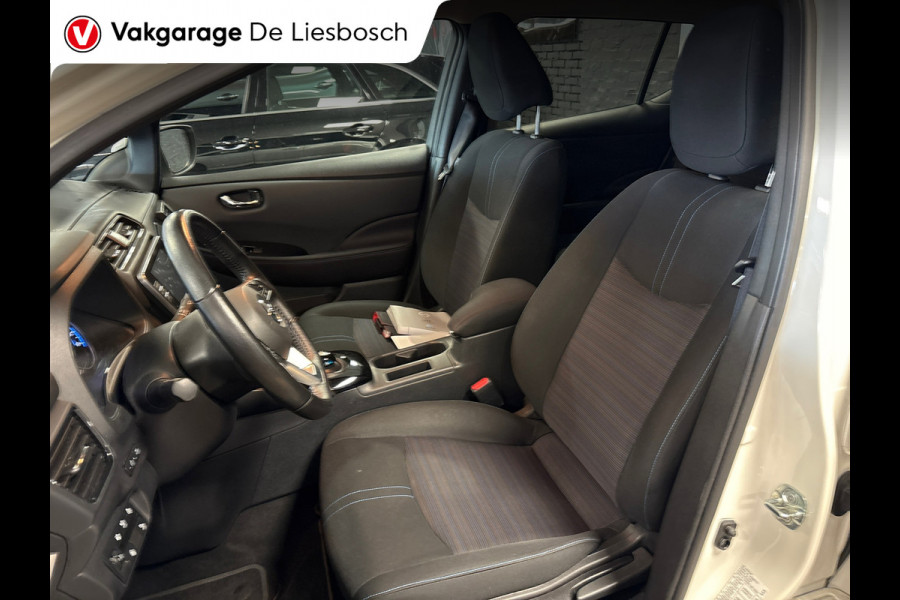 Nissan Leaf N-Connecta 40 kWh / camera / Navigatie / cruisecontrol /boeken/stoelverw