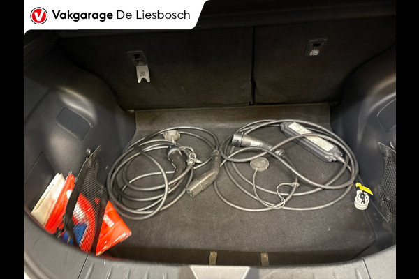 Nissan Leaf N-Connecta 40 kWh / camera / Navigatie / cruisecontrol /boeken/stoelverw
