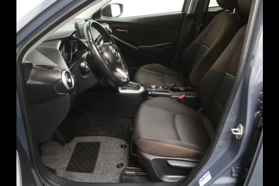 Mazda 2 1.5 Skyactiv-G Luxury CLIMATE | CRUISE | NAVI | LMV16 | DAB | CARPLAY | STOELVERW | PDC | LED