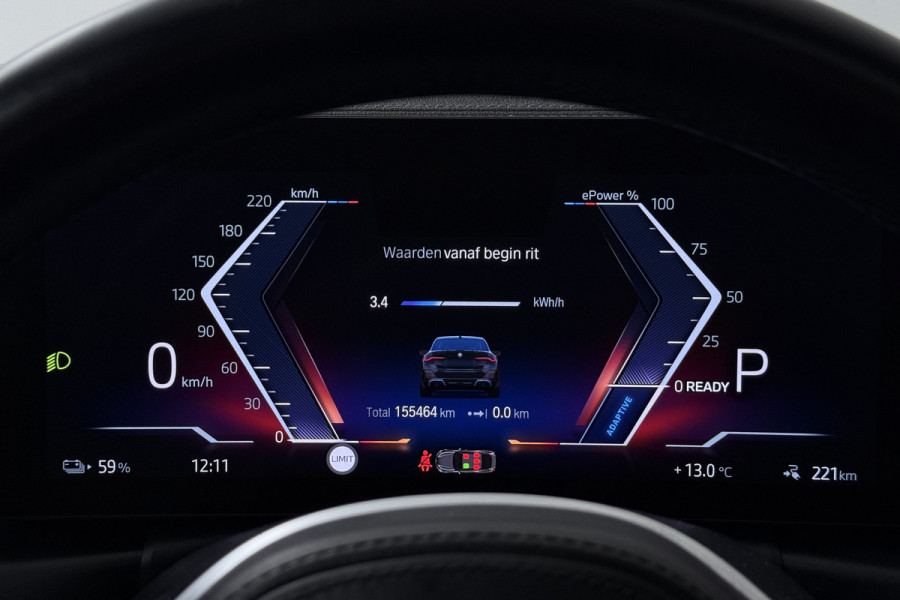 BMW i4 eDrive40 High Executive 84 kWh (PANORAMADAK, STOELVERWARMING, CARPLAY, LED)