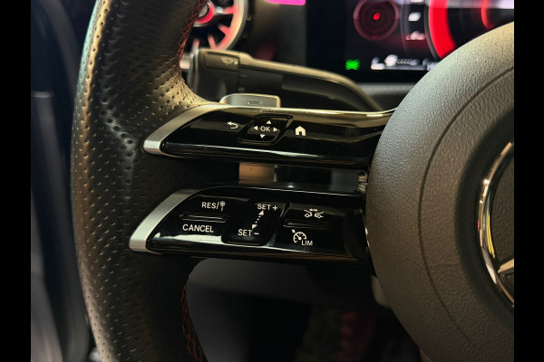 Mercedes-Benz A-Klasse 180 AMG Line |PANO|360 CAMERA|DODEHOEK|KEYLESS|ACC|SFEERVERLICHTING|NIGHTPAKKET|DEALER ONDERHOUDEN|FACELIFT
