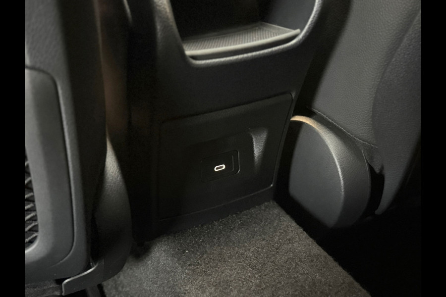 Mercedes-Benz A-Klasse 180 AMG Line |PANO|360 CAMERA|DODEHOEK|KEYLESS|ACC|SFEERVERLICHTING|NIGHTPAKKET|DEALER ONDERHOUDEN|FACELIFT